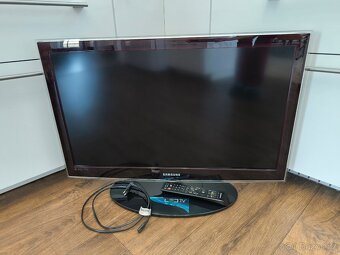 LED Televize Samsung UE32C4000 - 32" (82 cm) - 3