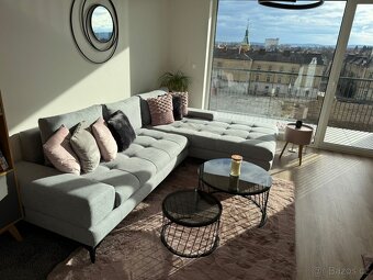 Rohová textilní sedačka světle šedá, pravý roh - 3