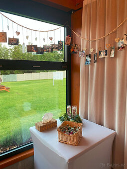 Svatební výzdoba - stoly pro hosty i novomanžele - 3