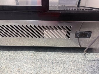 Vitrína na zakusky / chlebíčky - 3