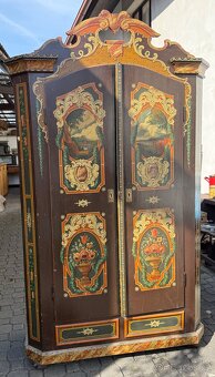 Malovaná skříň - 3