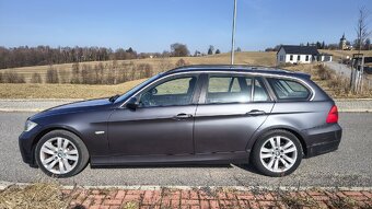BMW 330d Touring, 2006, manuál, 420 000 km
- 3