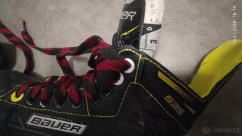 hokejové brusle Bauer Supreme S35, velikost 3,0 D - 3