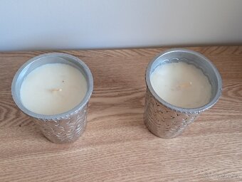 svíčka v kovové nádobě - 3