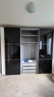 Šatní skříň - 3