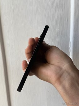 iPhone 16e 128 GB - 3