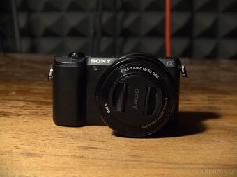 Sony Alpha a5100 + KIT Objektív + 32GB SDHC + Foto Brašňa - 3