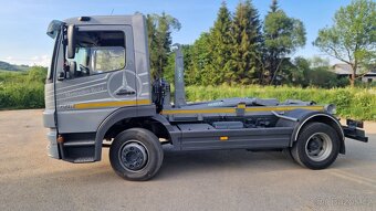 Mercedes Atego 1218 hákový nosič kontejnerů - 3