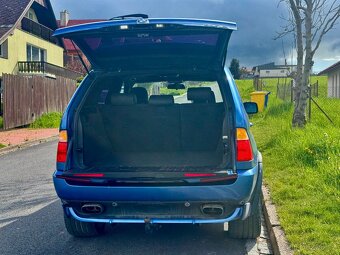 X5 is 4.6 V8 Estoril Blau - 3
