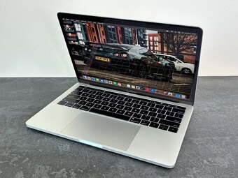 MacBook Pro 13'' 2018 / i5 / 16GB / 256GB SSD - DPH - 3