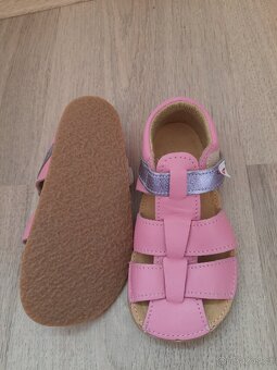 NOVÉ Dívčí barefoot sandálky vel. 26 - 3