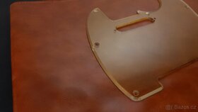 Průhledný Fender Telecaster pickguard - 3