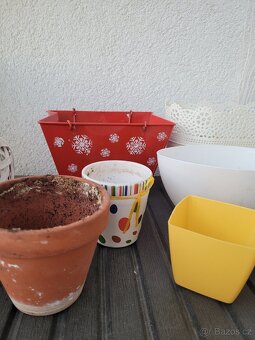 Pěkné květináče,mix,keramika,proutěné,plastové,cena za vše - 3