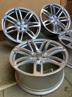 Audi R20 4G8601025BA - 3