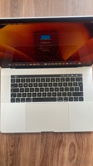 MacBook Pro 15”, i7, 16Gb, 256Gb - 3