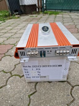 prodám zesilovač 800W - 3