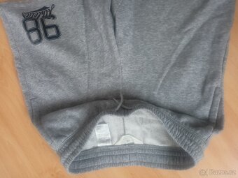 Kraťasy teplákové zn. H&M, vel. 170, pas na gumu - 3