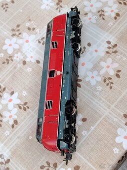 Sběratelský model lokomotivy DB 221139-9. - 3