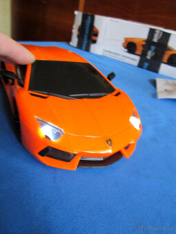 Lamborghini a robotauto na ovládání - 3