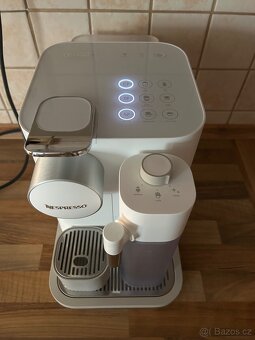 Kávovar Nespresso Lattissima - 3