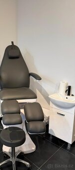 Koupelnová skříňka s umyvadlem - 3