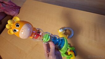 D - sada chrastítko, kousátko, žirafa. - 3