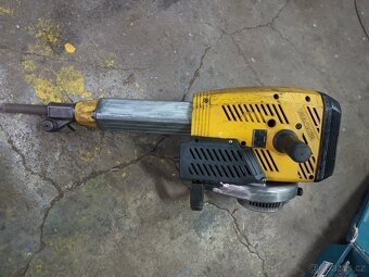 Prodám bourací benzínové kladivo Wacker BH 23 - 3