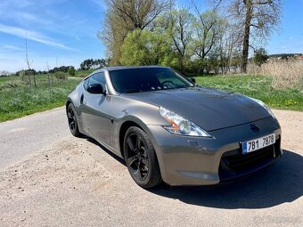 Nissan 370Z - 3