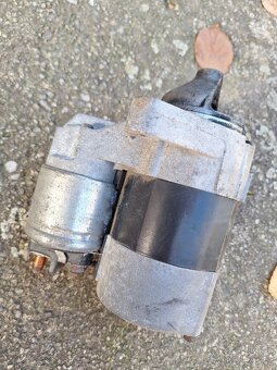 Prodám na Nissan almera N16 - 3