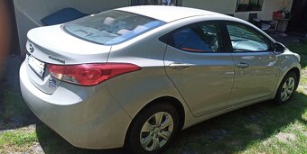 Hyundai Elantra 1,6 benzín - 3