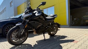CF MOTO - 800NK Advanced Plus - zircon black EU 5 - TCS - 3