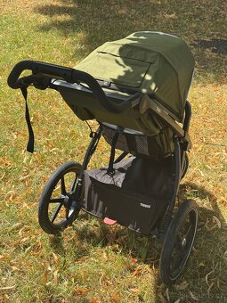 Thule Urbanglide 2 Black/Cypress green - 3