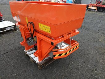 Rozmetadlo písku soli 1000 l - 3