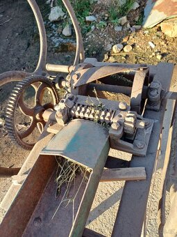 Řezačka na kopřivy, trávu a pod. - 3