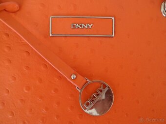 NOVÁ ZNAČKOVÁ KOŽENÁ CROSSBODY KABELKA, zn. DKNY - 3