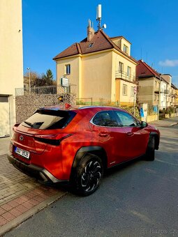 Lexus ux250h - 3