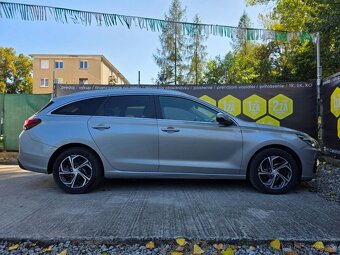 Hyundai i30 CW 1.6 CRDi Family DTC - 3