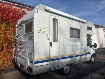 OBYTNÉ AUTO BURSTNER - ZIMNÍ VERZE AUTA , KRÁSNÝ STAV - 3