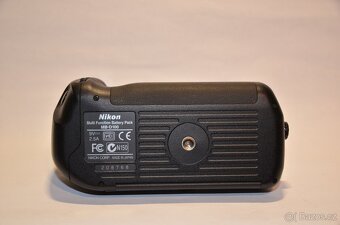 Nikon MB-D100 - Battery grip - 3