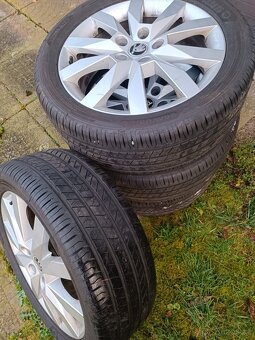 Umoriginální ALU sadu Škoda kol Crystal + nove pneu Bar - 3