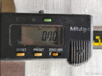 Posuvné měřítko Mitutoyo 300mm - 3