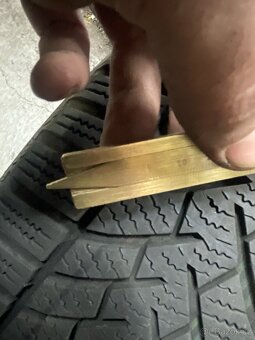 Samostatná zimní pneu 205/55/16 Semperit - 3