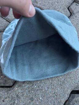 Šedý kulich se vzorem pavučiny - 3