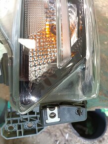Subaru Forester světlomet - 3