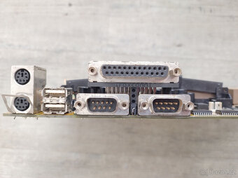 Procomp Informatics BIZ1A - Slot 1 - Intel 440ZX - 3