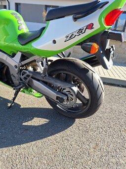 Kawasaki zx7r - 3
