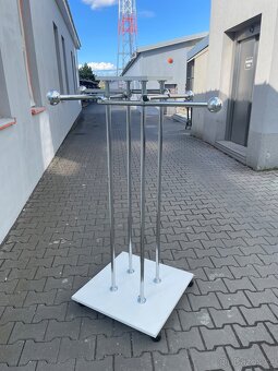 Vybavení prodejny - stojan na oblečení - 3