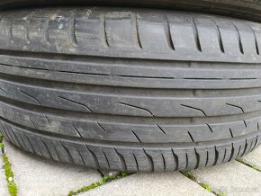 Letní pneu 185/60 r15 na elektronech - 3