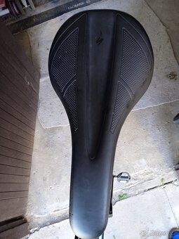 Sedlo specialized - 3