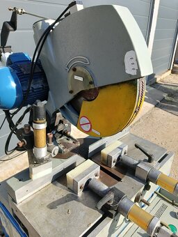 Poloautomatická kotoučová kapovaci pokosová pila na kov - 3